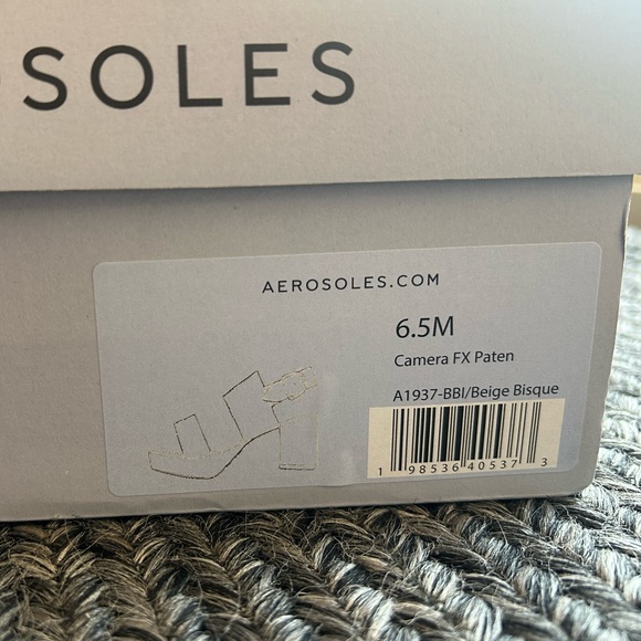 New In Box- Aerosoles Women’s Camera Platform Sandal - Size 6.5 (Beige Bisque) - Picture 3 of 10